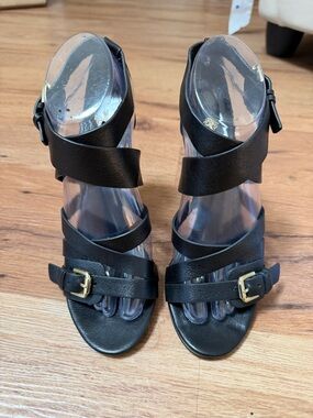 Isola leather Barina strappy sandals, size 7